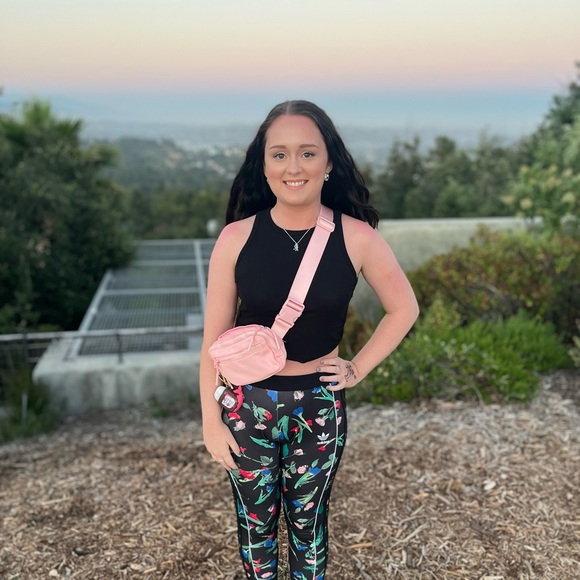 Meet your Posher - Picture 4 of 4